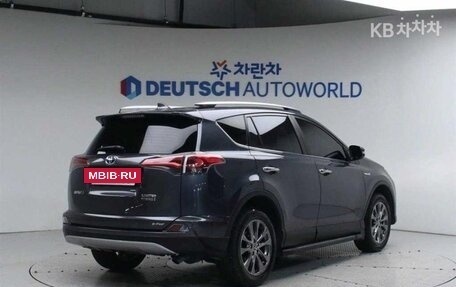 Toyota RAV4, 2018 год, 2 700 000 рублей, 2 фотография