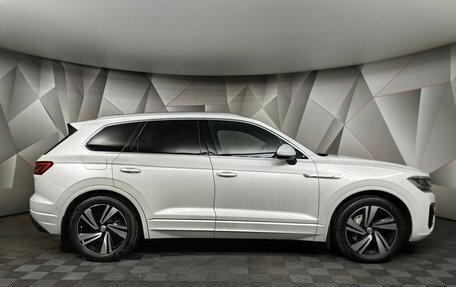 Volkswagen Touareg III, 2019 год, 5 500 000 рублей, 6 фотография