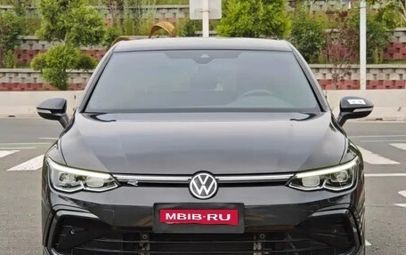 Volkswagen Golf VII, 2021 год, 1 400 777 рублей, 2 фотография