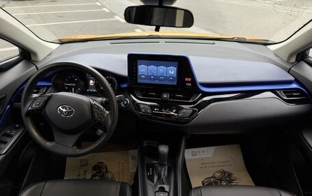 Toyota C-HR I рестайлинг, 2021 год, 2 020 000 рублей, 4 фотография