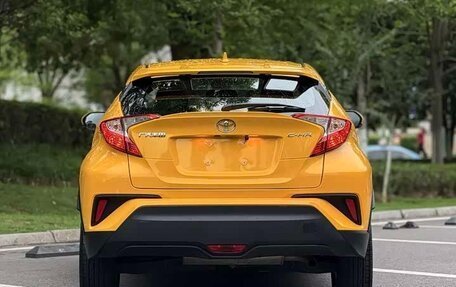 Toyota C-HR I рестайлинг, 2021 год, 2 020 000 рублей, 14 фотография