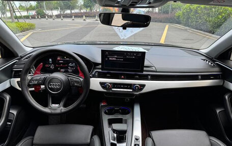 Audi A4, 2022 год, 2 550 000 рублей, 10 фотография