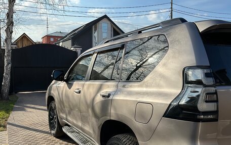 Toyota Land Cruiser Prado 150 рестайлинг 2, 2021 год, 7 450 000 рублей, 5 фотография