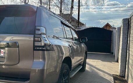 Toyota Land Cruiser Prado 150 рестайлинг 2, 2021 год, 7 450 000 рублей, 7 фотография