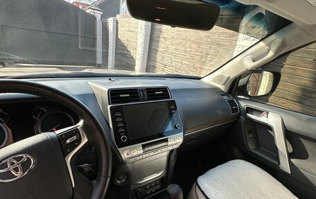 Toyota Land Cruiser Prado 150 рестайлинг 2, 2021 год, 7 450 000 рублей, 11 фотография