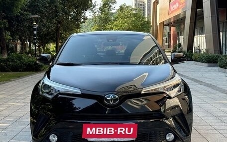 Toyota C-HR I рестайлинг, 2020 год, 2 070 000 рублей, 2 фотография