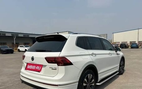 Volkswagen Tiguan II, 2022 год, 2 800 888 рублей, 6 фотография