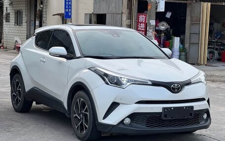Toyota C-HR I рестайлинг, 2020 год, 2 050 000 рублей, 3 фотография
