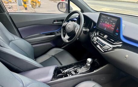 Toyota C-HR I рестайлинг, 2020 год, 2 050 000 рублей, 8 фотография