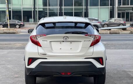 Toyota C-HR I рестайлинг, 2020 год, 2 050 000 рублей, 11 фотография