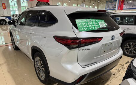 Toyota Highlander, 2022 год, 4 055 000 рублей, 2 фотография