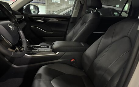 Toyota Highlander, 2022 год, 4 055 000 рублей, 3 фотография