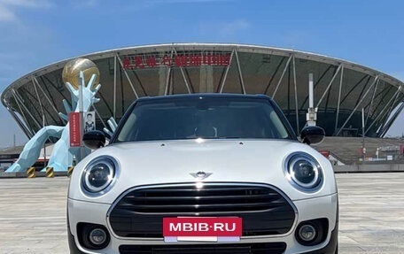 MINI Clubman, 2022 год, 2 300 000 рублей, 2 фотография