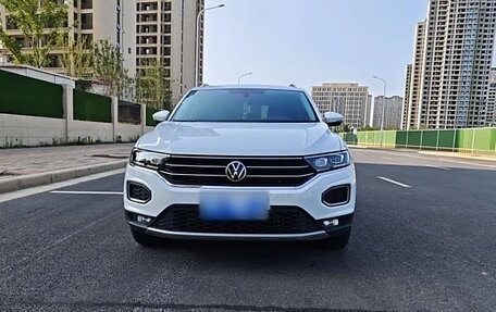 Volkswagen T-Roc I, 2021 год, 1 330 000 рублей, 2 фотография