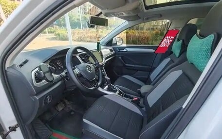 Volkswagen T-Roc I, 2021 год, 1 330 000 рублей, 6 фотография