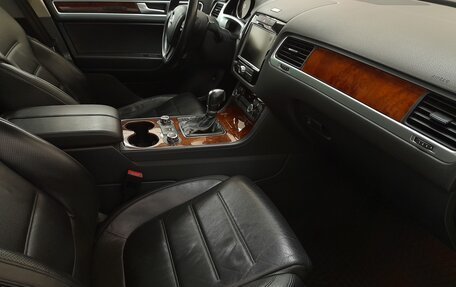 Volkswagen Touareg III, 2013 год, 2 499 000 рублей, 10 фотография