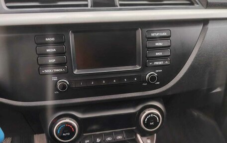 KIA Rio IV, 2018 год, 1 550 000 рублей, 17 фотография