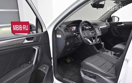 Volkswagen Tiguan II, 2022 год, 2 400 000 рублей, 7 фотография
