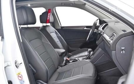 Volkswagen Tiguan II, 2022 год, 2 400 000 рублей, 6 фотография