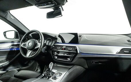 BMW 5 серия, 2018 год, 2 949 700 рублей, 9 фотография