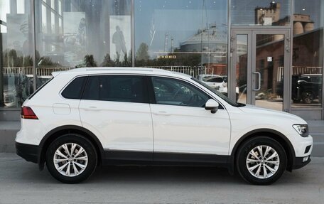 Volkswagen Tiguan II, 2017 год, 2 670 000 рублей, 4 фотография