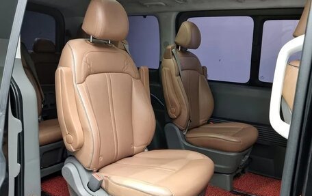 Hyundai Staria, 2022 год, 4 100 000 рублей, 14 фотография