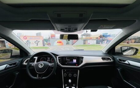 Volkswagen T-Roc I, 2022 год, 1 430 000 рублей, 20 фотография