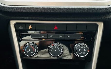 Volkswagen T-Roc I, 2022 год, 1 430 000 рублей, 29 фотография