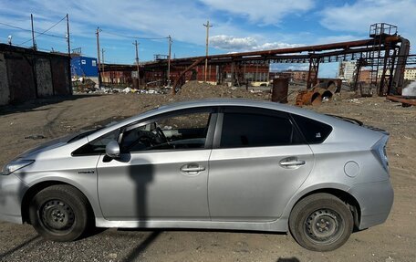 Toyota Prius, 2010 год, 900 000 рублей, 4 фотография