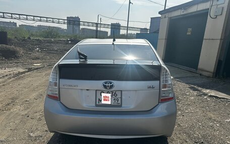 Toyota Prius, 2010 год, 900 000 рублей, 7 фотография