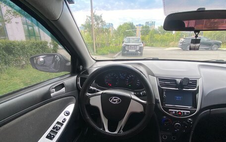 Hyundai Solaris II рестайлинг, 2012 год, 450 000 рублей, 6 фотография