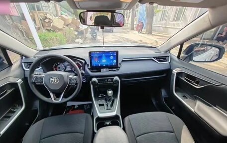 Toyota RAV4, 2022 год, 1 930 000 рублей, 3 фотография