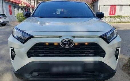 Toyota RAV4, 2022 год, 1 930 000 рублей, 2 фотография