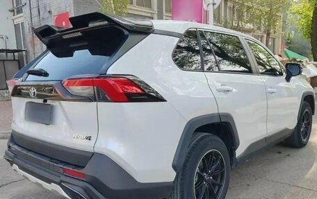 Toyota RAV4, 2022 год, 1 930 000 рублей, 8 фотография