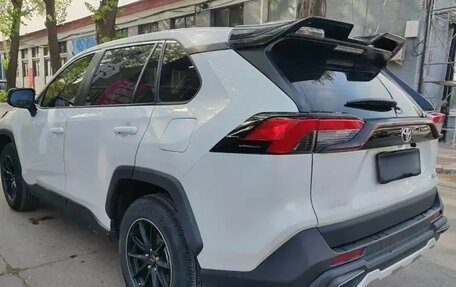 Toyota RAV4, 2022 год, 1 930 000 рублей, 7 фотография