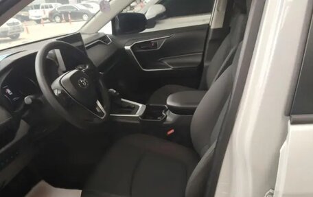 Toyota RAV4, 2022 год, 1 930 000 рублей, 12 фотография