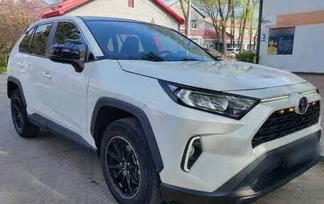 Toyota RAV4, 2022 год, 1 930 000 рублей, 13 фотография