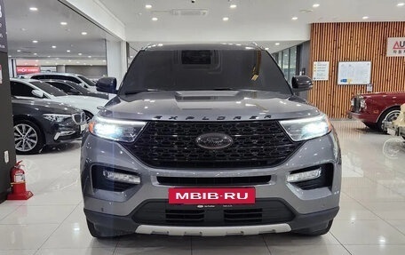 Ford Explorer VI, 2022 год, 3 100 006 рублей, 2 фотография