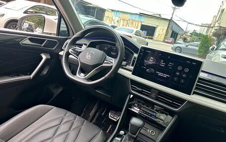 Volkswagen Tiguan II, 2021 год, 1 650 596 рублей, 6 фотография