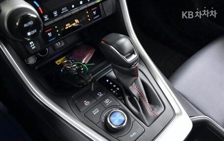 Toyota RAV4, 2022 год, 2 390 000 рублей, 16 фотография