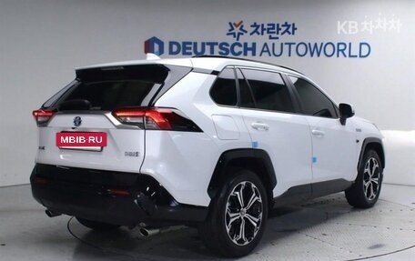 Toyota RAV4, 2022 год, 2 390 000 рублей, 4 фотография