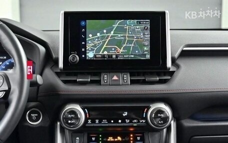 Toyota RAV4, 2022 год, 2 390 000 рублей, 11 фотография