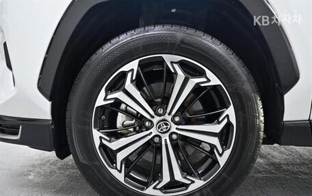 Toyota RAV4, 2022 год, 2 390 000 рублей, 19 фотография