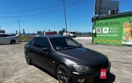 Lexus IS II рестайлинг 2, 2002 год, 1 000 000 рублей, 3 фотография