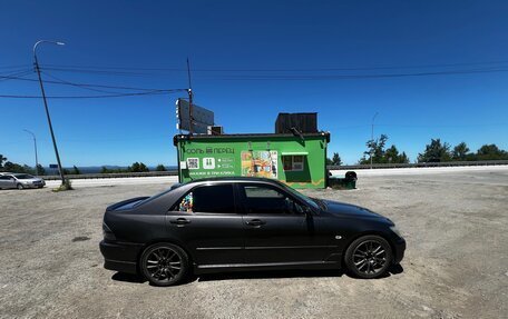 Lexus IS II рестайлинг 2, 2002 год, 1 000 000 рублей, 5 фотография