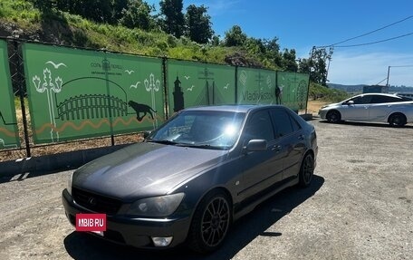 Lexus IS II рестайлинг 2, 2002 год, 1 000 000 рублей, 9 фотография