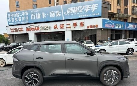 Geely Atlas, 2025 год, 1 850 000 рублей, 3 фотография