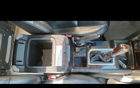 Toyota Land Cruiser Prado 150 рестайлинг 2, 2010 год, 3 200 000 рублей, 8 фотография