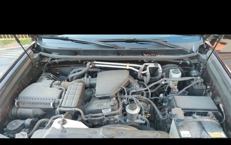 Toyota Land Cruiser Prado 150 рестайлинг 2, 2010 год, 3 200 000 рублей, 12 фотография