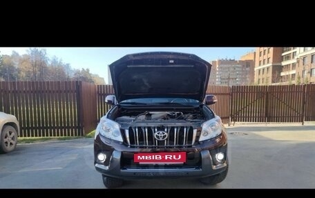 Toyota Land Cruiser Prado 150 рестайлинг 2, 2010 год, 3 200 000 рублей, 10 фотография